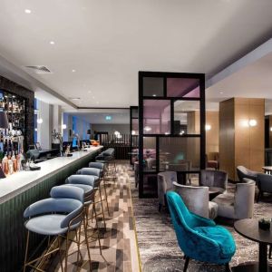 Hotel bar perfect for coworking at Hilton Edinburgh Carlton.