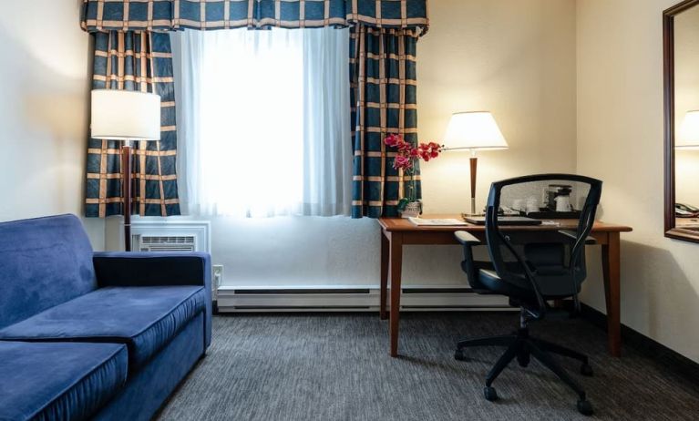 Work station and lounge in day use room at Travelodge Ottawa East.