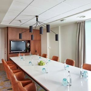 Professional meeting room at DoubleTree By Hilton London Excel.
