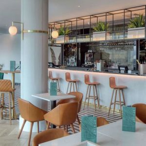 Hotel bar perfect for coworking at Hilton London Angel Islington.