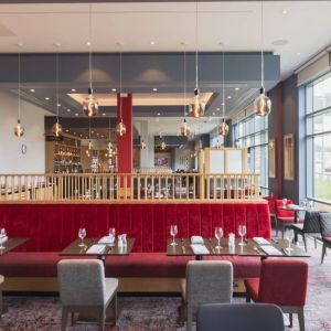 Dining area perfect for coworking at Hilton Garden Inn Birmingham Airport.