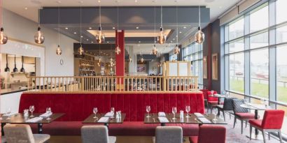 Dining area perfect for coworking at Hilton Garden Inn Birmingham Airport.