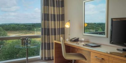 Day use room with work desk and TV at the Hilton Reading.