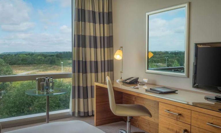 Day use room with work desk and TV at the Hilton Reading.