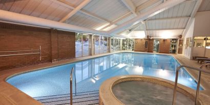 Beautiful indoor swimming pool with jacuzzi at the DoubleTree by Hilton Newbury North.