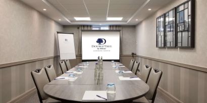 Small meeting room at the DoubleTree by Hilton Newbury North.