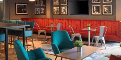 Dining area perfect for coworking at DoubleTree By Hilton Edinburgh Airport.