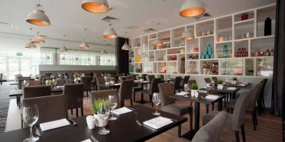 Dining area perfect for coworking at DoubleTree By Hilton Coventry.