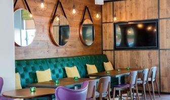 Dining area perfect for coworking at Hilton Garden Inn Glasgow City Centre.