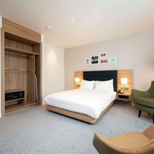 Spacious day use room at Hilton Garden Inn Abingdon Oxford.