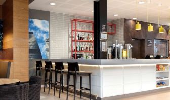 Chic hotel bar perfecto for co-working at the Hampton by Hilton London Docklands.