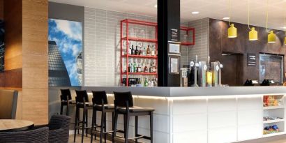 Chic hotel bar perfecto for co-working at the Hampton by Hilton London Docklands.