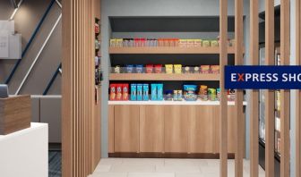 Snack bar at Holiday Inn Express & Suites Bronx.