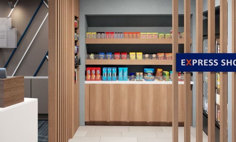 Snack bar at Holiday Inn Express & Suites Bronx.