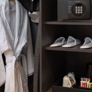 Day use room amenities for your greatest comfort at the Hilton London Gatwick Airport.