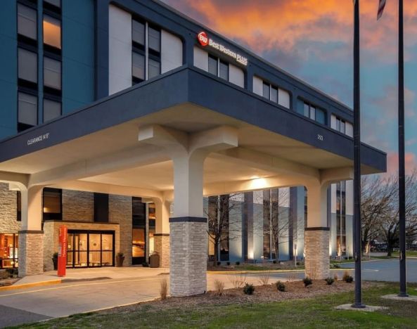 Hotel entrance at Best Western Plus Secaucus Meadowlands.