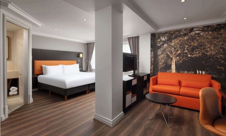 Spacious day use room with living area at DoubleTree By Hilton London - Hyde Park.