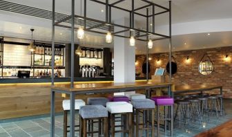 Hotel bar with lounge area perfect for co-working at the Hilton Garden Inn Birmingham Brindleyplace.