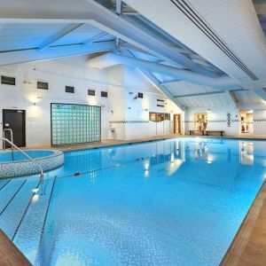 Beautiful indoor pool with jacuzzi at the DoubleTree by Hilton Bristol North.