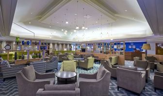 Lounge area perfect for co-working at the DoubleTree by Hilton Bristol North.