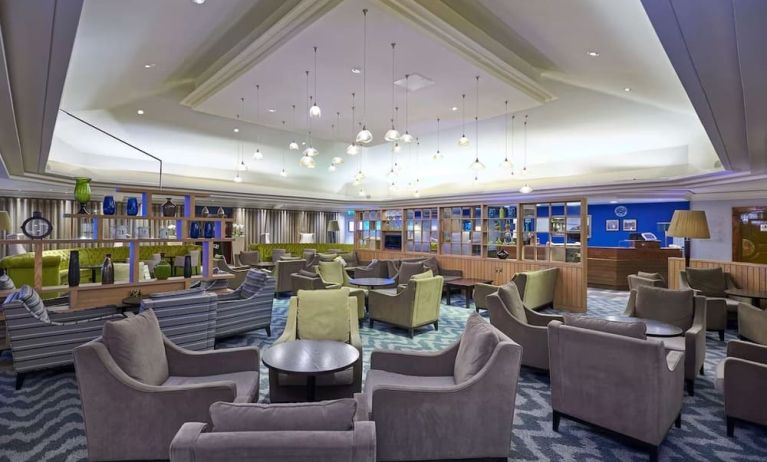 Lounge area perfect for co-working at the DoubleTree by Hilton Bristol North.