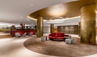 Lobby workspace with chairs and sofas at the Hilton Birmingham Metropole.