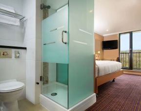 Day use room with TV, work desk and private bathroom at the Hilton Birmingham Metropole.