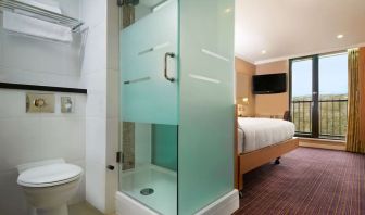 Day use room with TV, work desk and private bathroom at the Hilton Birmingham Metropole.