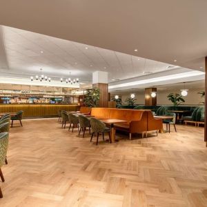 Stylish hotel bar and comfortable lounge area perfect for co-working  at the Hilton Birmingham Metropole.