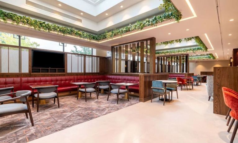 Hotel bar and lounge area perfect for co-working at the Hilton Birmingham Metropole.