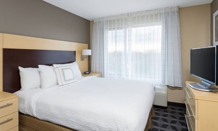 Day use room with huge windows at TownePlace Suites By Marriott Shreveport-Bossier City.