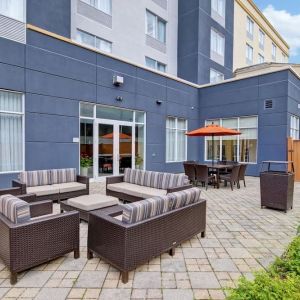 Outdoor seating available at Fairfield By Marriott Guelph.