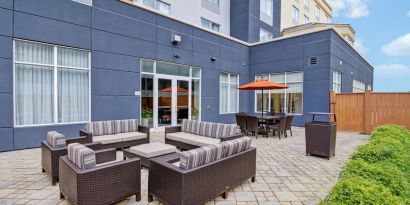 Outdoor seating available at Fairfield By Marriott Guelph.