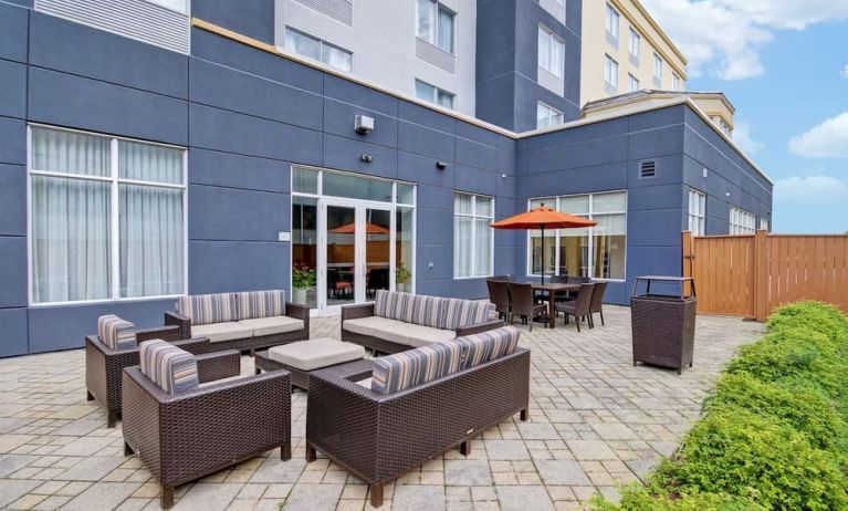 Outdoor seating available at Fairfield By Marriott Guelph.