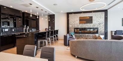 Hotel bar with lounge  and workspace area perfect for co-working at Executive Residency By Best Western.