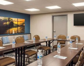 Meeting room available at Hampton Inn Chicago O`Hare.