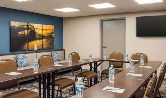 Meeting room available at Hampton Inn Chicago O`Hare.