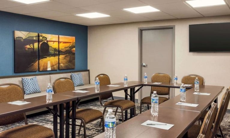 Meeting room available at Hampton Inn Chicago O`Hare.