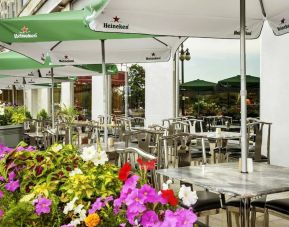 Outdoor patio perfect for coworking at Congress Plaza Hotel.