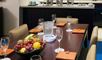 Dining area perfect for coworking at Miami International Airport Hotel.