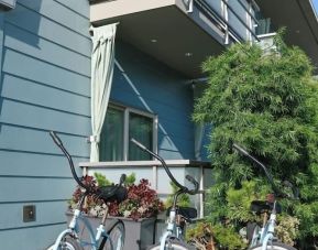 Bicycle rental at Shade Hotel Manhattan Beach.