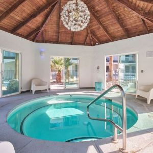 Indoor spa tub at Aqua Soleil Hotel & Mineral Water Spa.