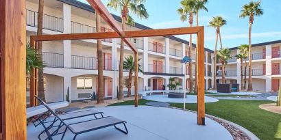 Courtyard at Aqua Soleil Hotel & Mineral Water Spa.