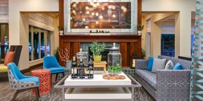 Hotel lobby and lounge area at Hilton Garden Inn Toronto/Burlington.