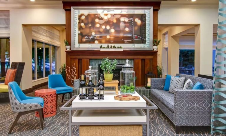 Hotel lobby and lounge area at Hilton Garden Inn Toronto/Burlington.