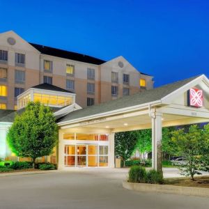 Hotel exterior at Hilton Garden Inn Toronto/Burlington.