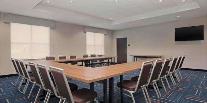 Professional meeting room at Hampton Inn By Hilton Port Hope.