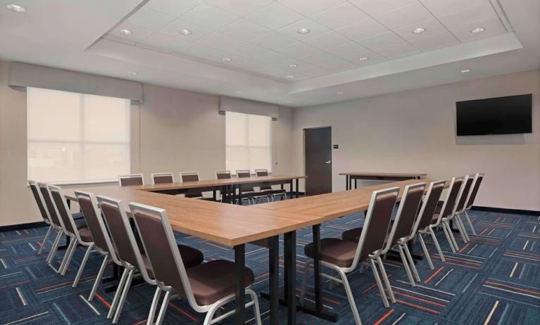 Professional meeting room at Hampton Inn By Hilton Port Hope.