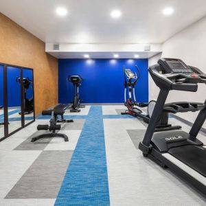 Well equipped fitness center at Comfort Inn & Suites Barrie.