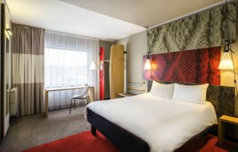 Ibis London Gatwick Airport Hotel, Gatwick